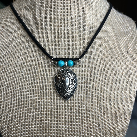 Turquoise and Leather Necklace - Picture 5 of 6